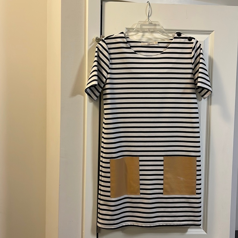 Boutique striped dress with tan leather pockets